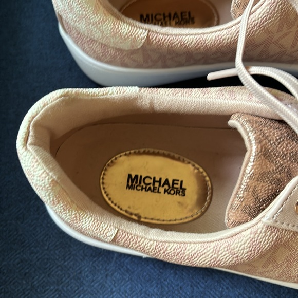 Michael Kors Poppy Colour-Block Logo Sneakers - Picture 3 of 8